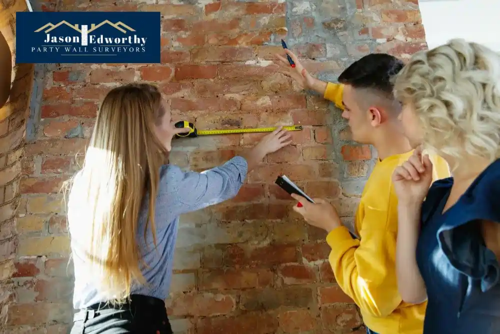 What are the responsibilities of a party wall surveyor Crawley?